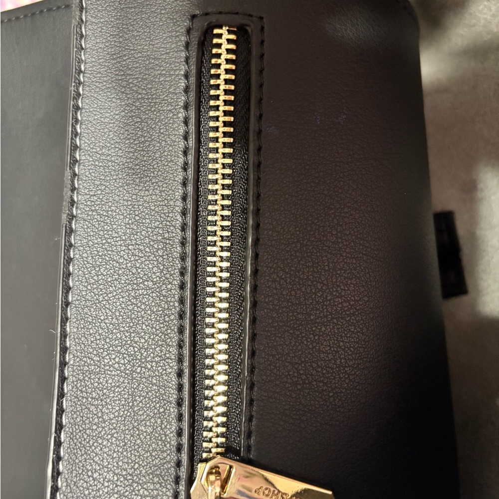 Chic, Trendy TopShop  Black Leather Backpack - Picture 6 of 9